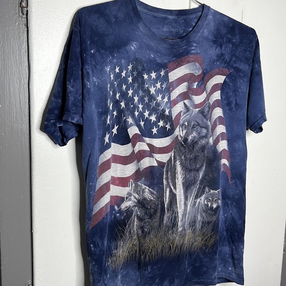 the mountain wolf American Flag Stars and Stripes t shirt Size Large - Picture 2 of 5
